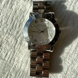 Marc Jacobs Mutli colored iridescent dial stone silver watch Marc Jacobs Womens Quartz Watch, Analog Display and  main image 4